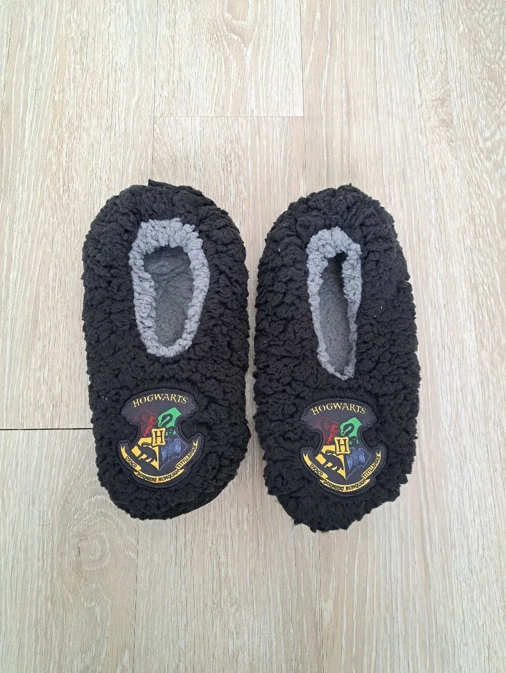 Hogwarts Black Sherpa Men's Slippers Sz 9 NWOT